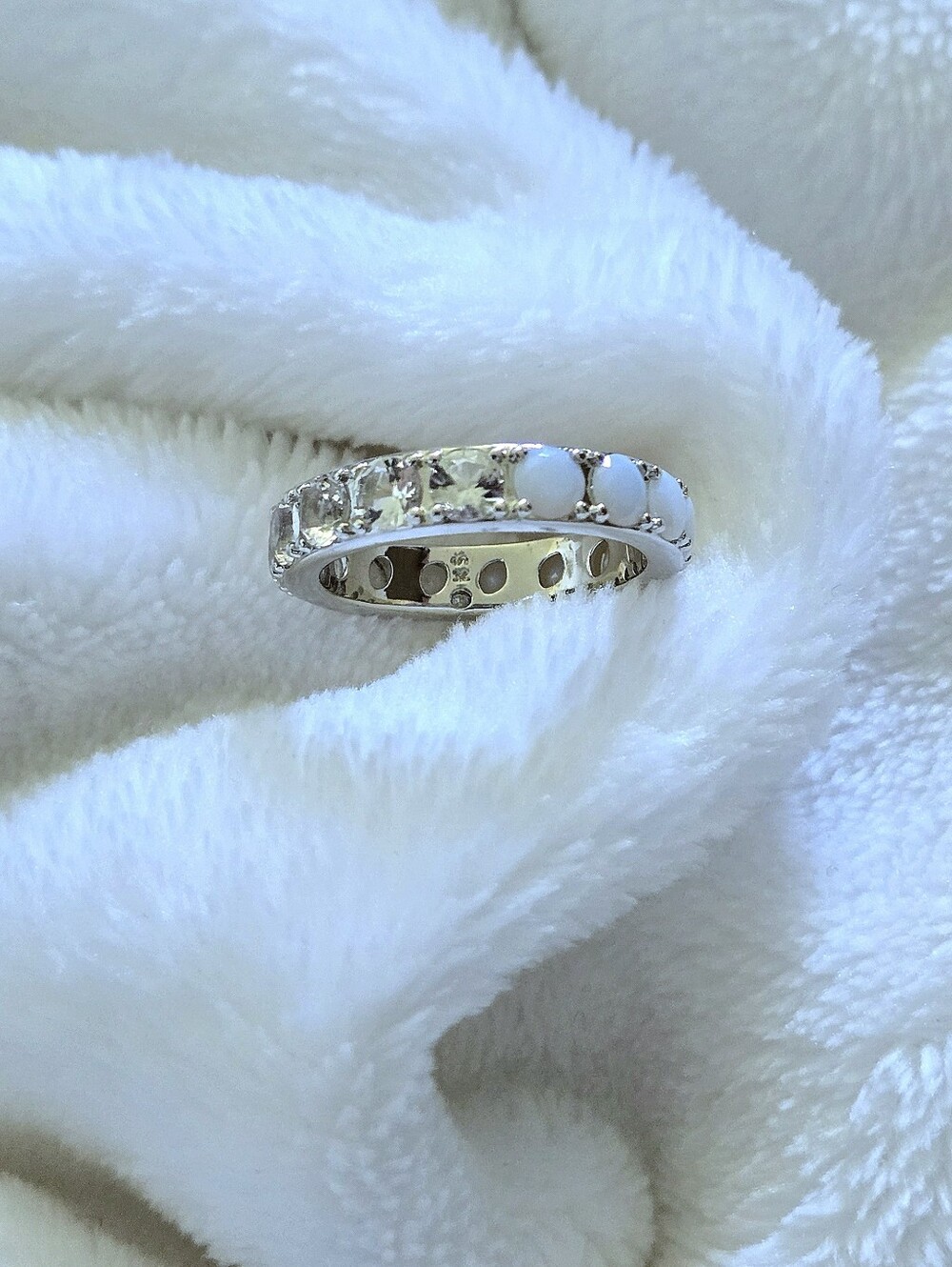 Kendra Scott (Retired) Rhodium🤍 "Chandler" Band Ring💍 in White Opalite Mix - Picture 15 of 16